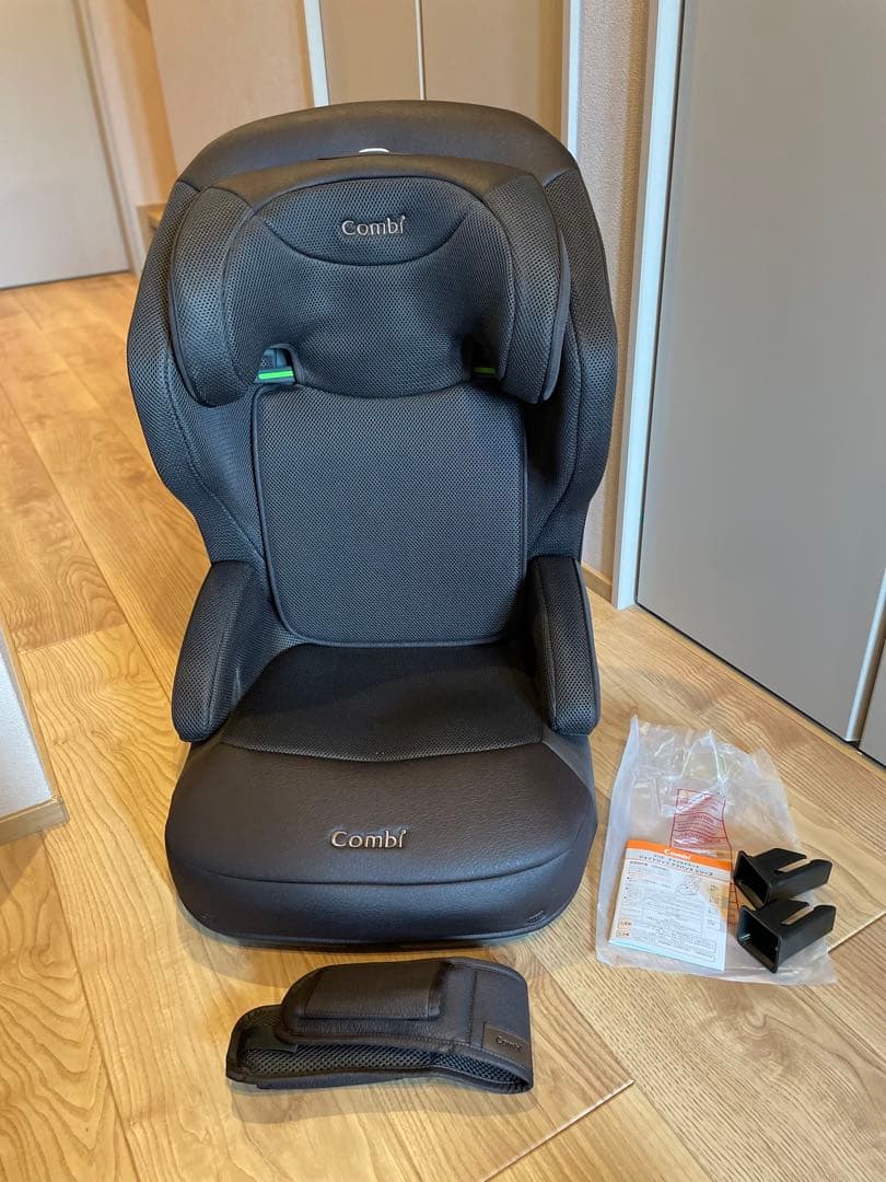 【新品未使用】コンビ ジョイトリップ アドバンス ジュニアシート　ブラウン
