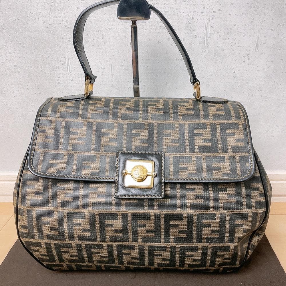 FENDI フェンディ ズッカ柄 ハンドバッグ ワンハンド レディース ズッカ