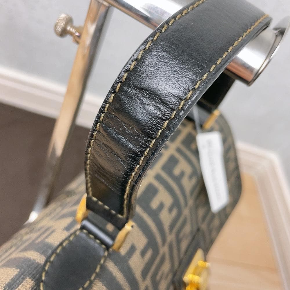 FENDI フェンディ ズッカ柄 ハンドバッグ ワンハンド レディース ズッカ