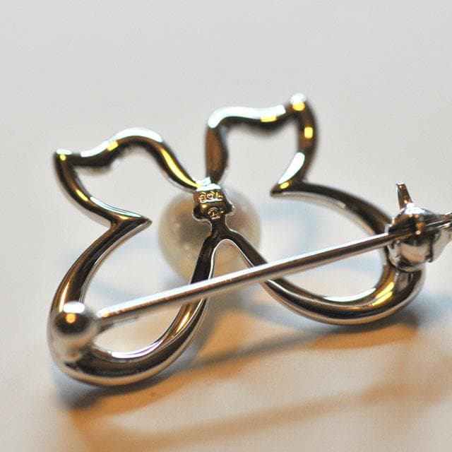 専用MIKIMOTO パール 蝶 ブローチ K18WG 3.9g 約6.5mm