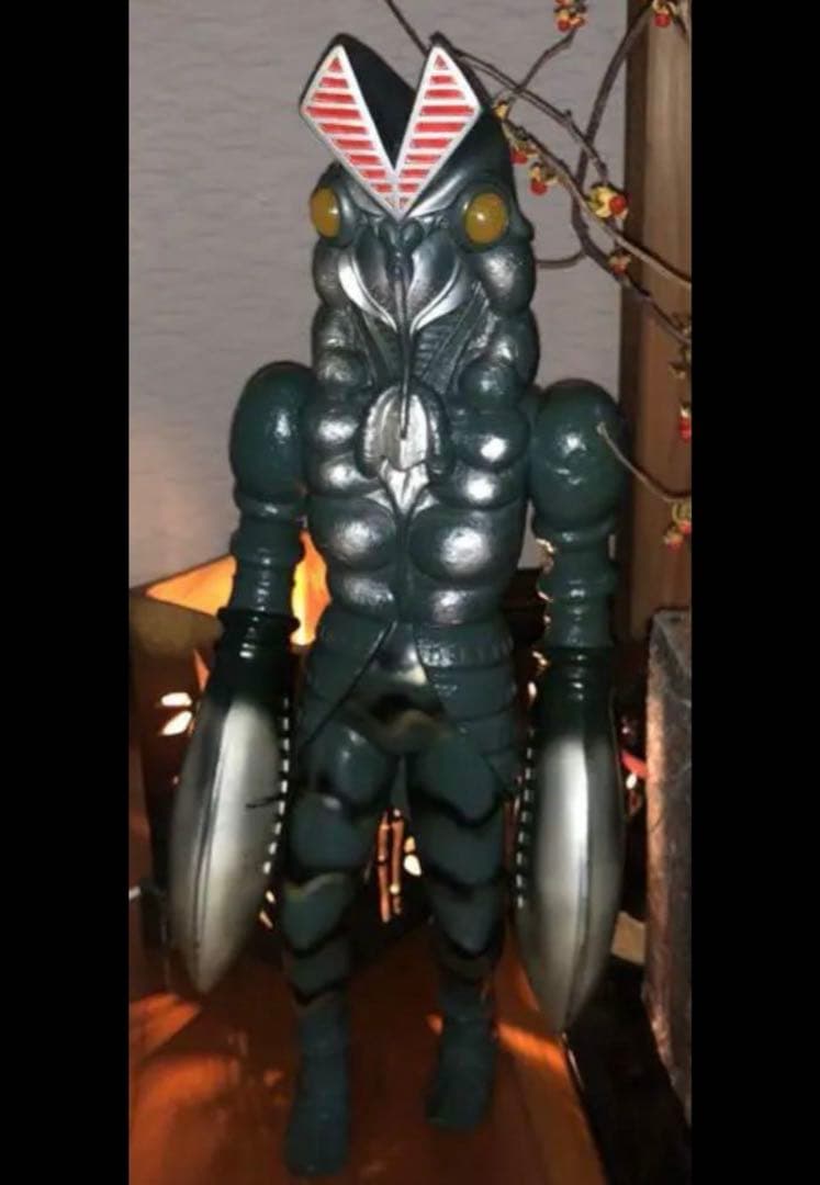 バルタン星人 高級フィギュア 時計おまけ付き