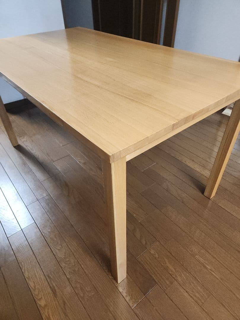無印良品ダイニングテーブル４人掛け。