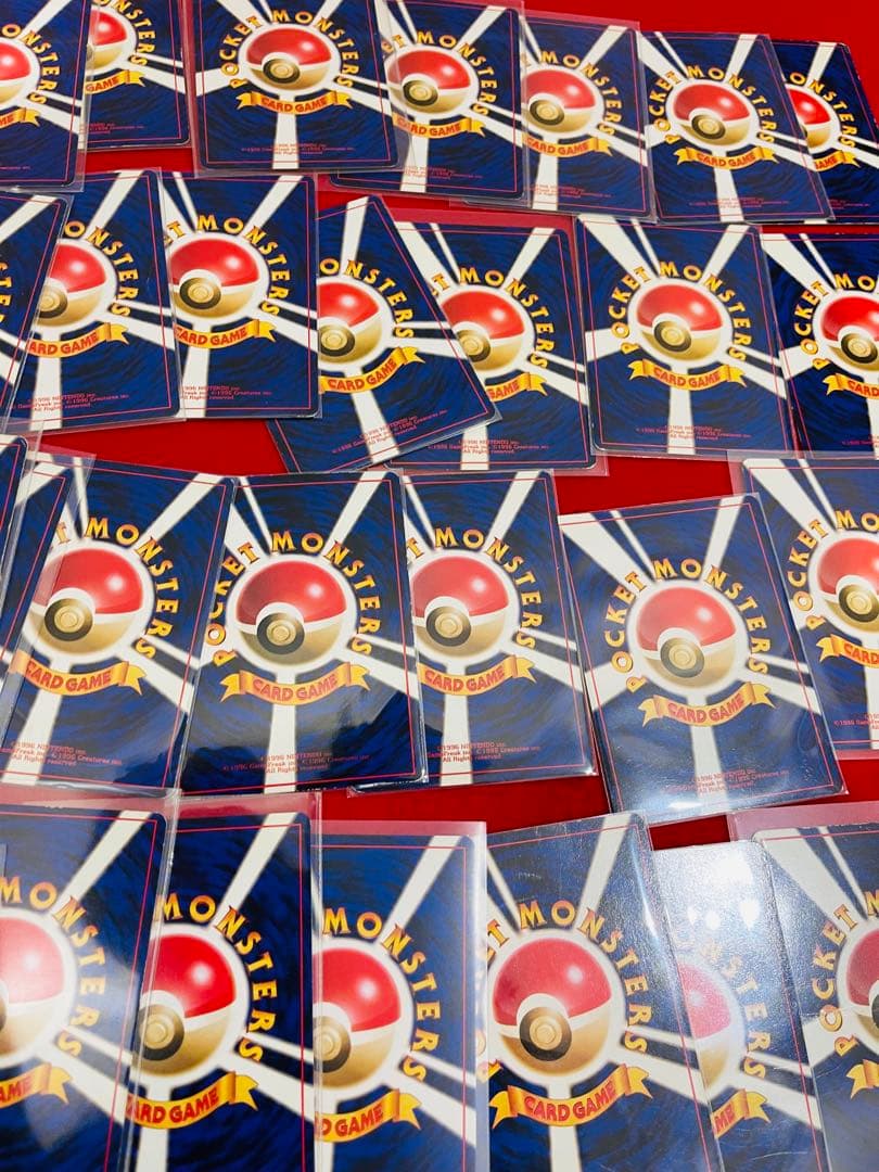 ポケモンカード　旧裏　まとめ売り　ピカチュウ　コイキング　キラ　他　100枚以上