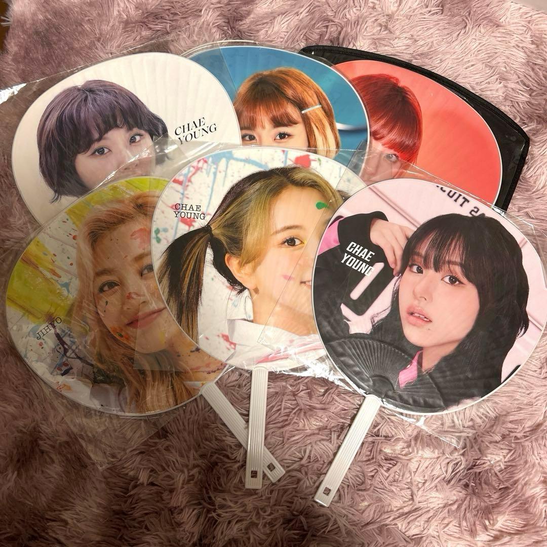 twice チェヨン ジヒョ うちわ 6枚セット - メルカリ