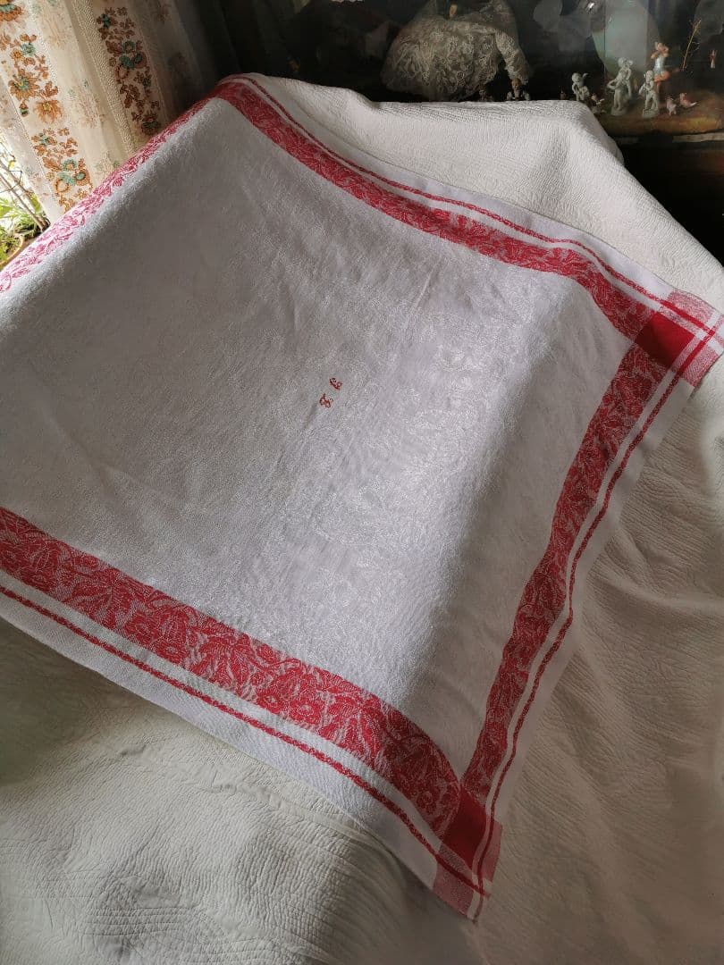 アンティークフランス ダマスク織 四つ葉紋クロス 赤糸小花✙＃刺繍