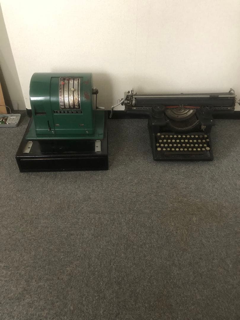 年代物 アンティーク 手動タイプライター BLACK (外国製) 年代物