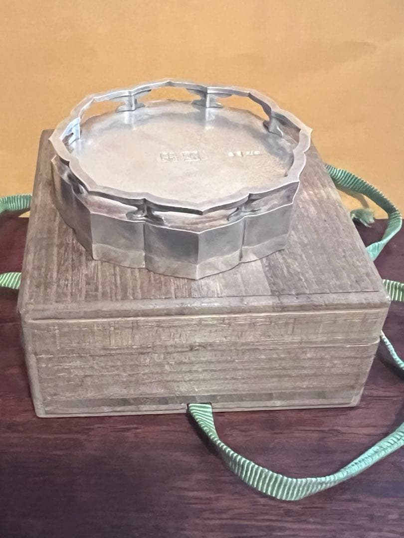 銀製ボンボニエール