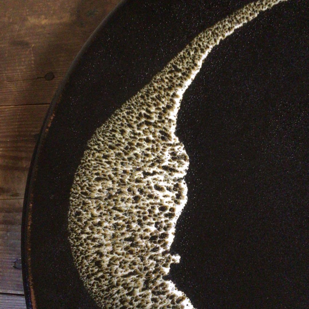 No4110 黒釉二彩大皿　陶印有　直径45.5cm 飾皿　陶磁器　送料無料