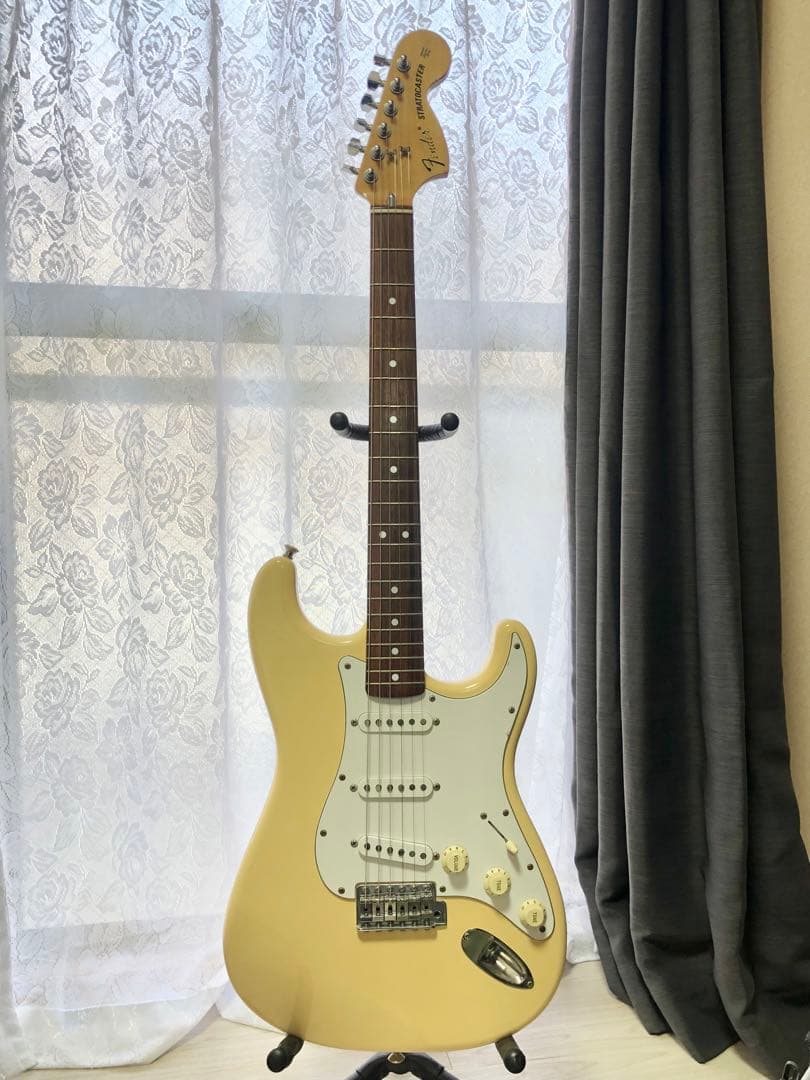 ギター　Fender Japan ST72