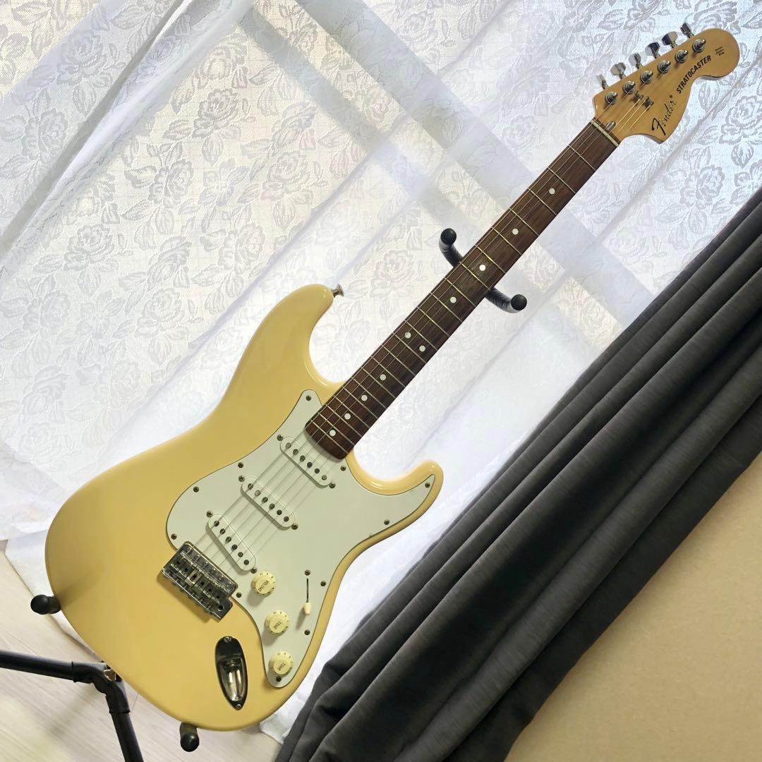 ギター　Fender Japan ST72
