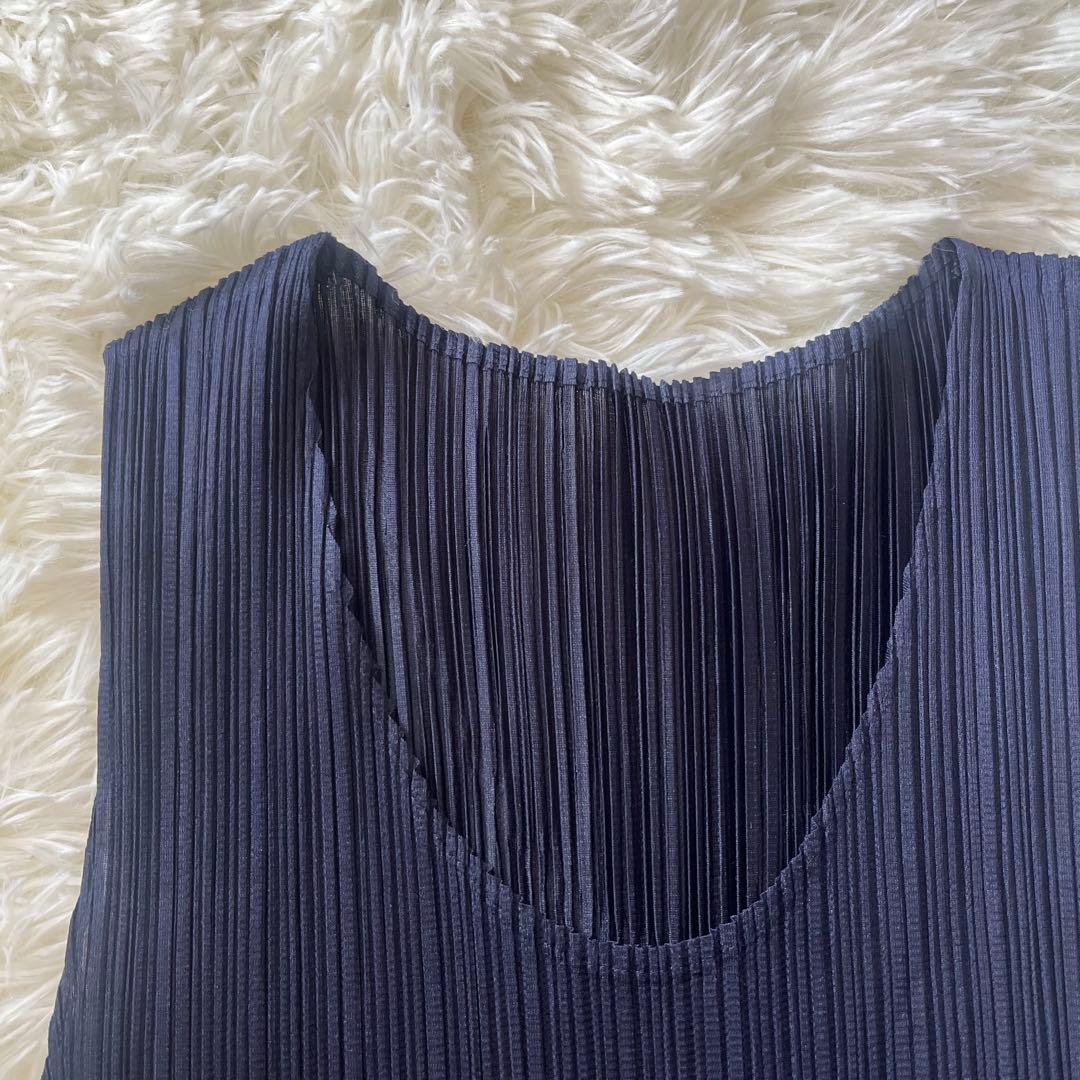 【極美品】プリーツプリーズ イッセイミヤケ タンクトップ ネイビー サイズ3