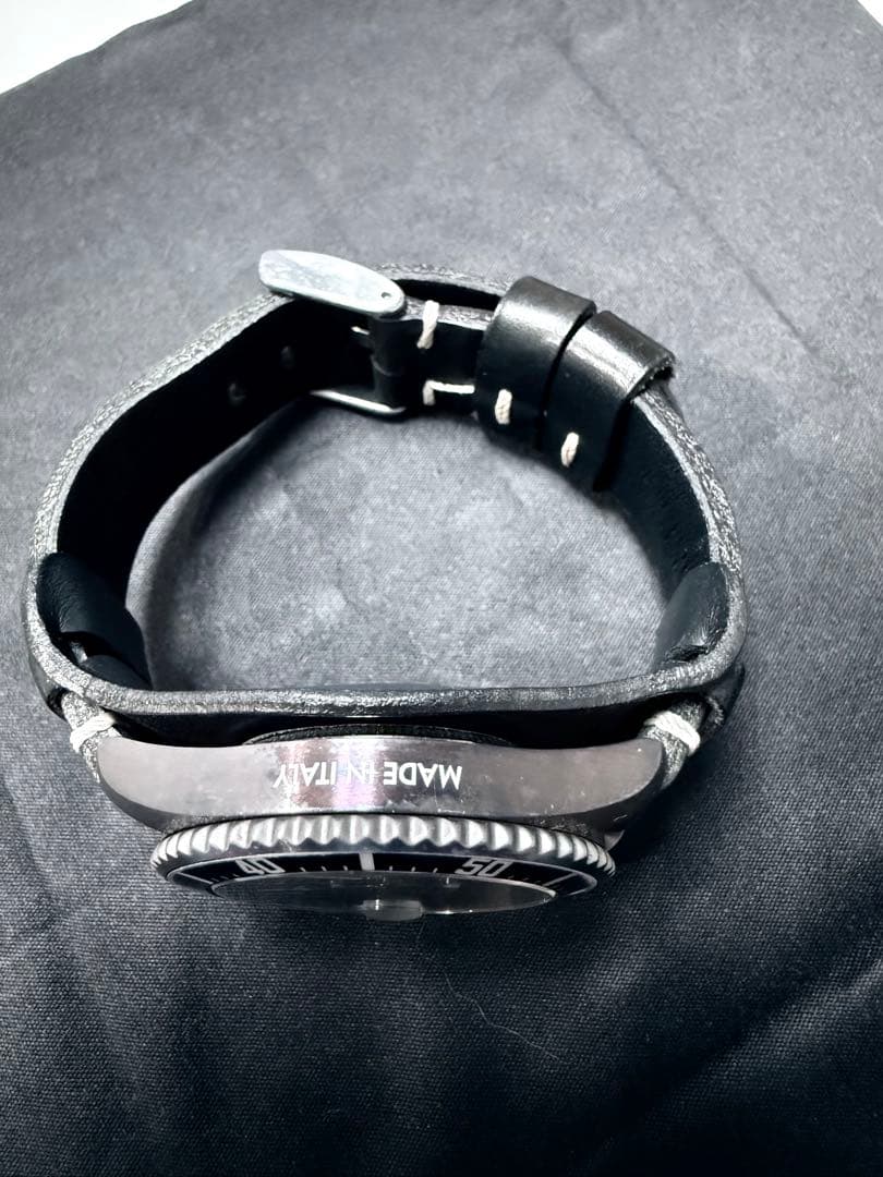 OUT OF ORDER HY 10 ATM 防水 レザーベルト時計