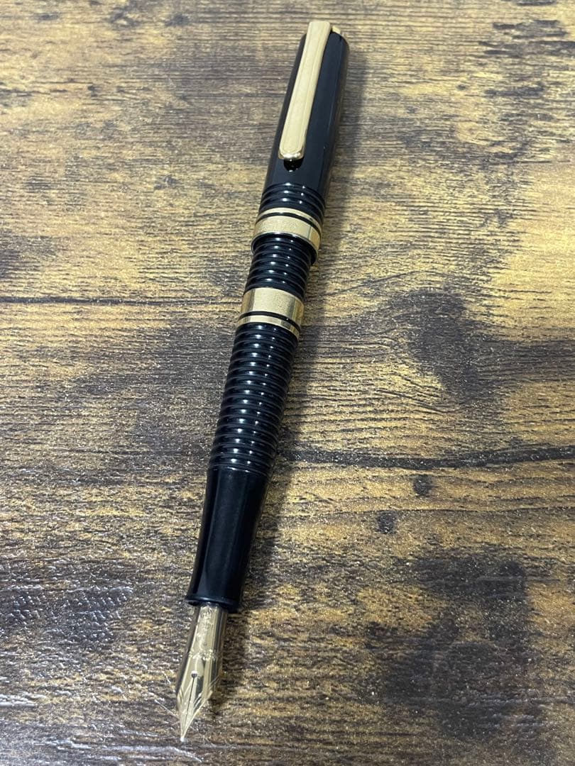 1970年代 初期型 ギャザード エボナイトペン芯 14金 万年筆 細字 1970