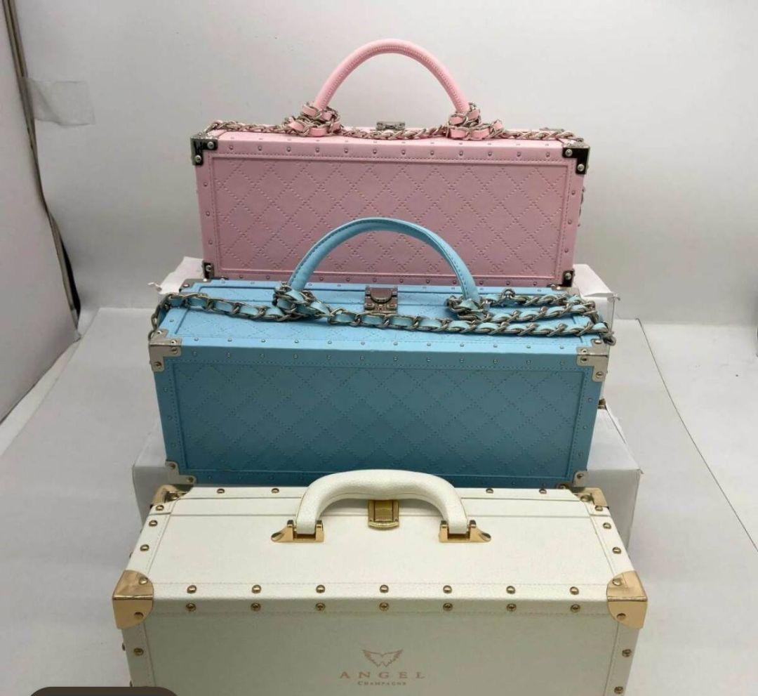 ANGEL エンジェル シャンパン空きボトル・ケース3点セット - メルカリ