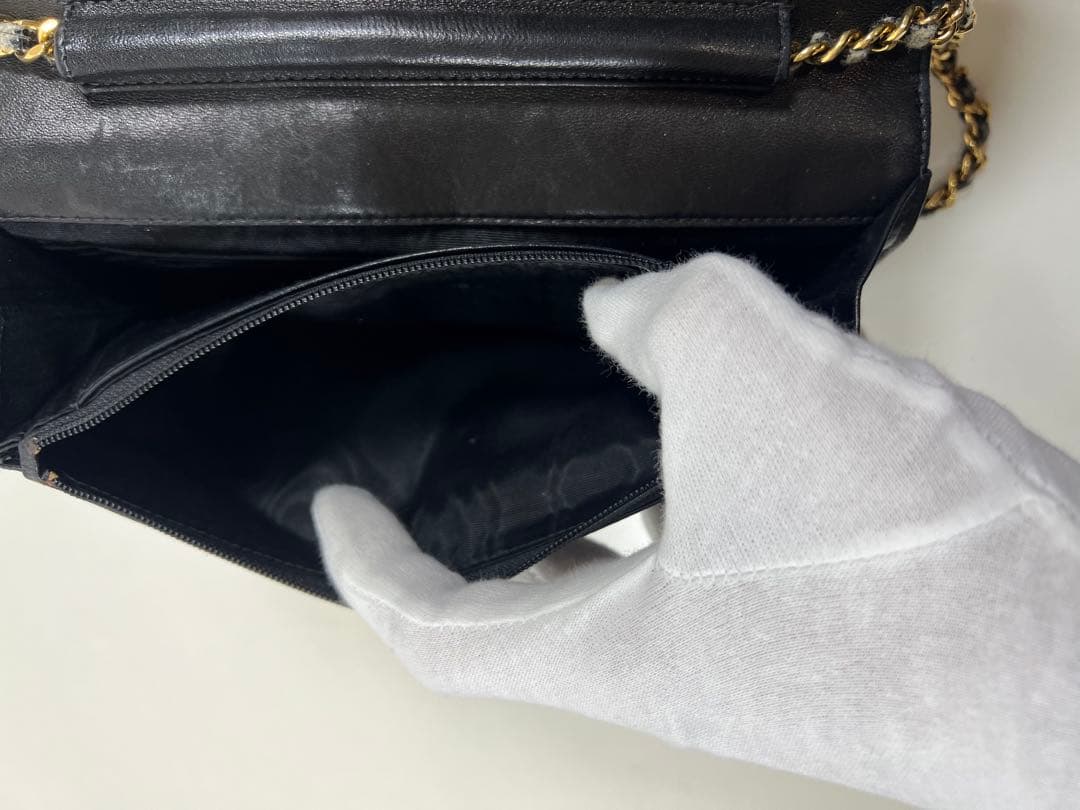 CHANEL ブラックレザー チェーンウォレット バッグ