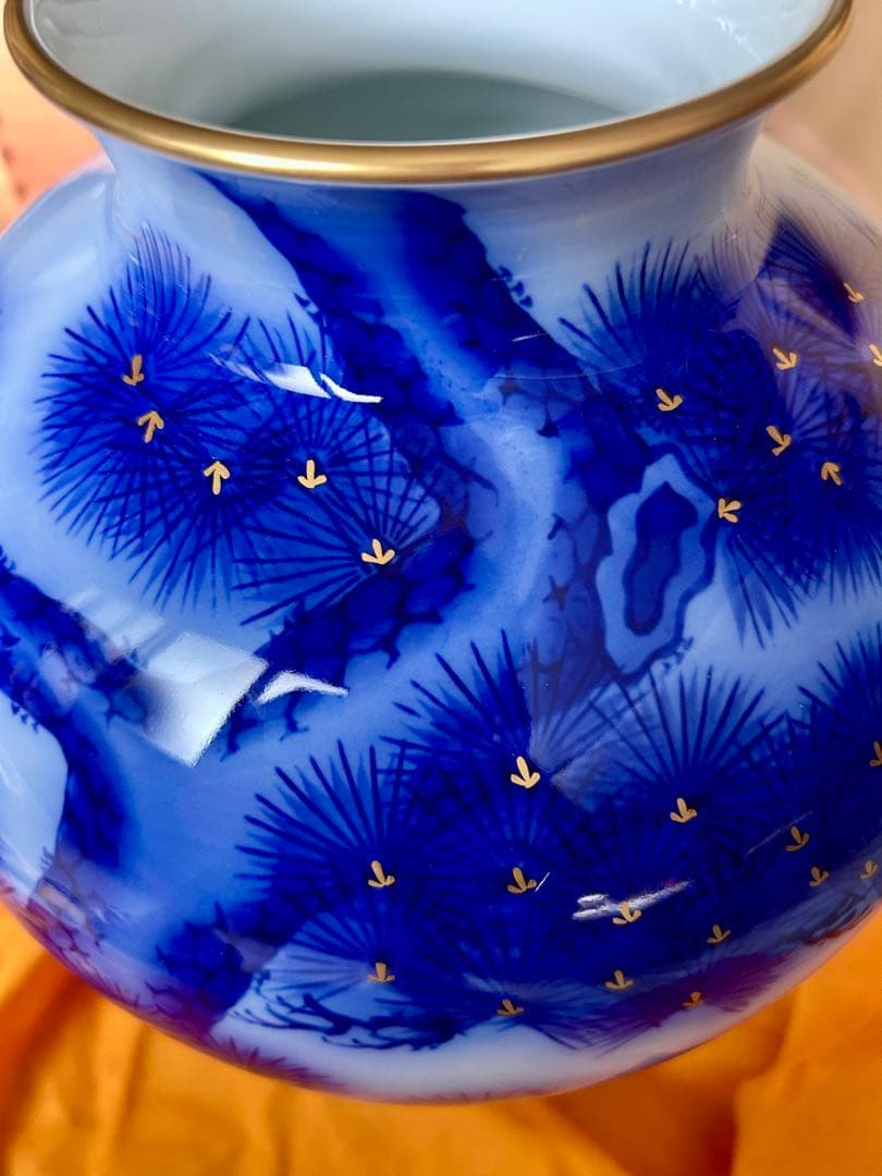 花瓶 香蘭社 花器 染錦模様　老松文 染付金彩　高さ約35cm磁藝工房謹製