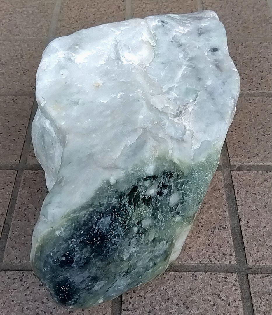 ☆翡翠原石☆糸魚川硬玉【小滝・転石川ズレ・ウブ7.9kg】