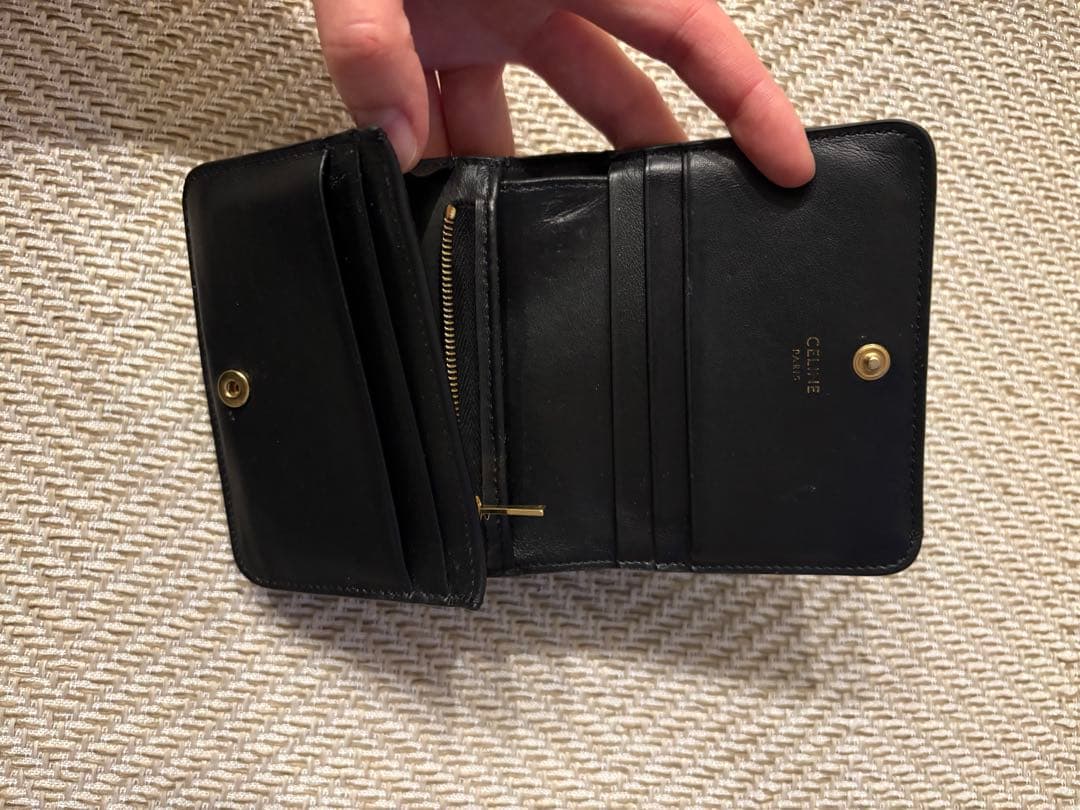CELINE 二つ折り財布 黒 ゴールドロゴ