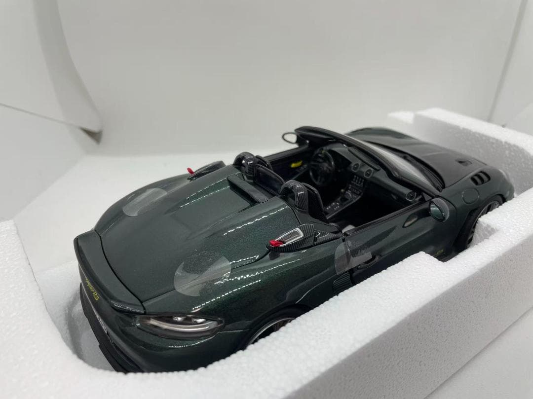 304-046 ノレブ 1/18 ポルシェ スパイダー 718