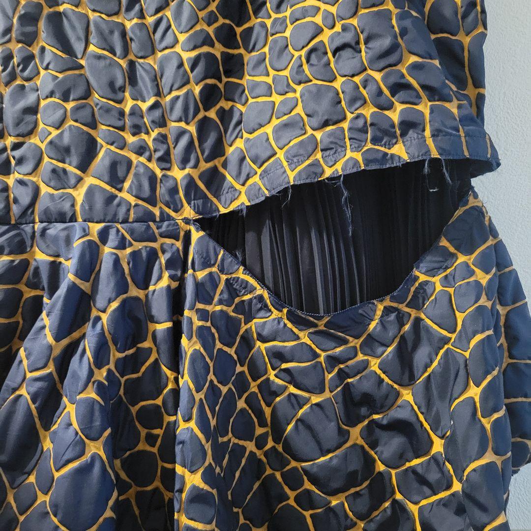 sacaiのイレギュラーヘムのスカート