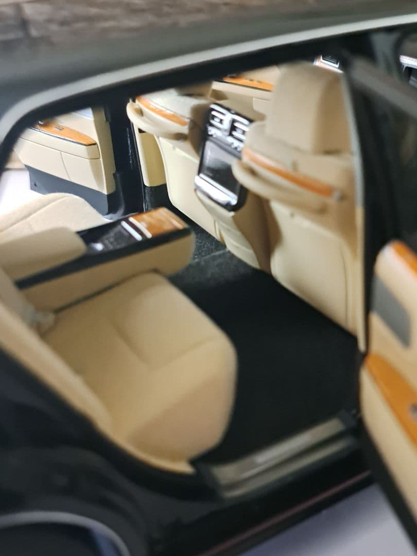 １/18 オートアートTOYOTAセンチュリーGRMN