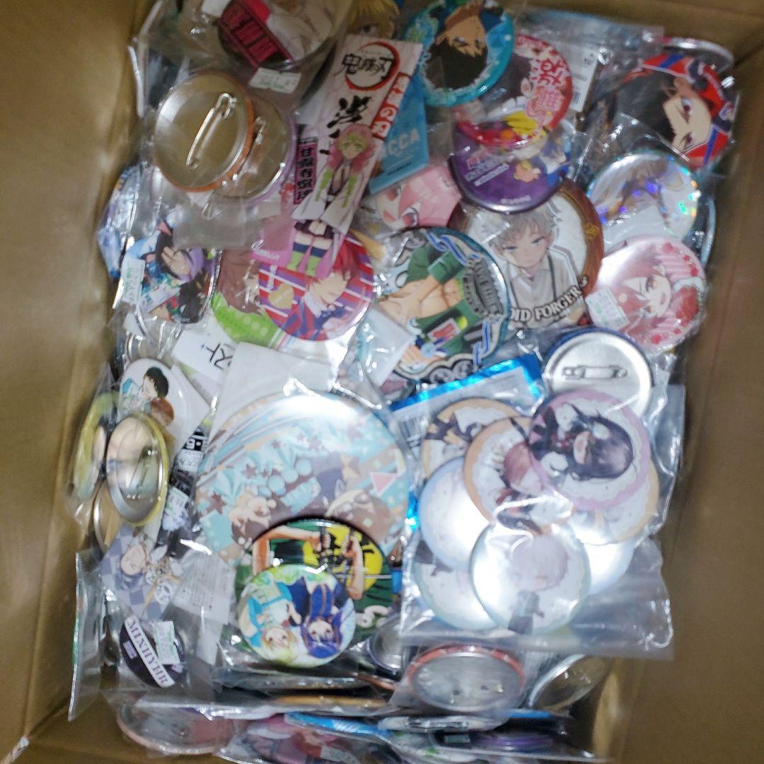 漫画 アニメ 缶バッジ 大量 まとめ売り グッズ ノンジャンル 雑貨 ☆