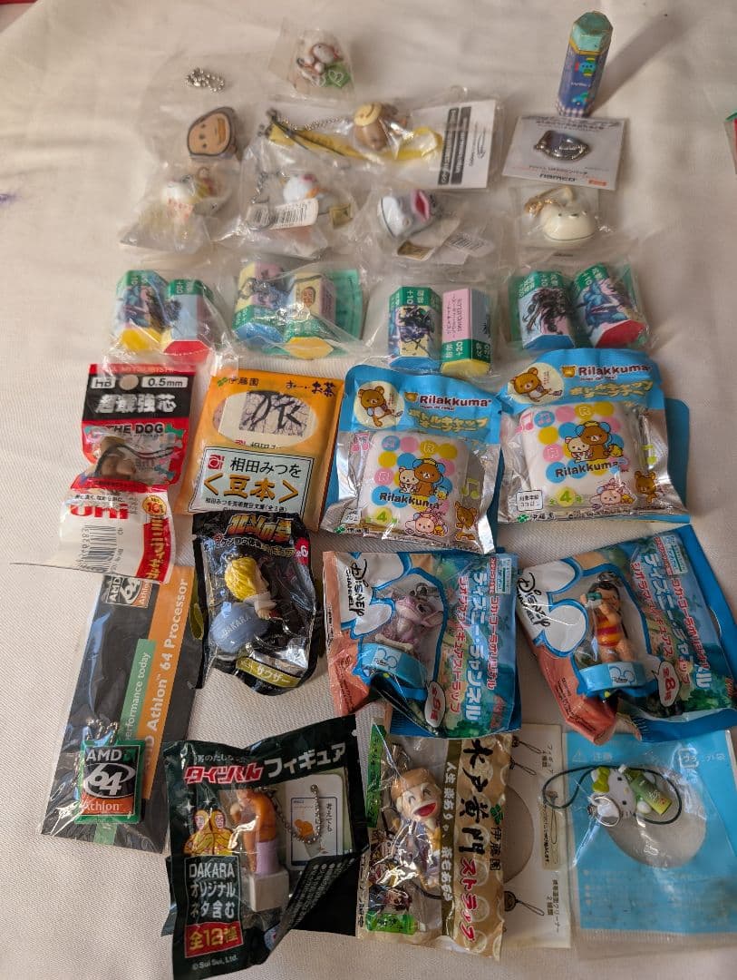 タイガーマスクフィギュア 11個セット + リラックマストラップ 30個以上