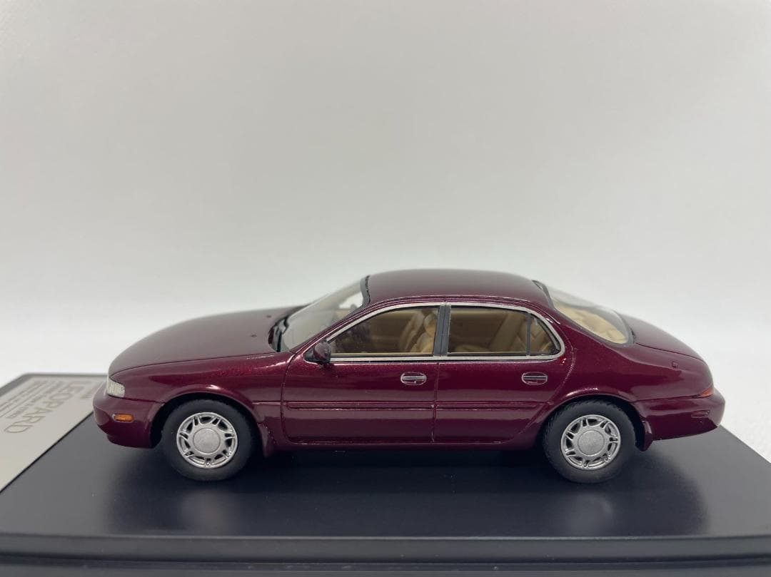 402-192 Hi-Story 1/43 日産 LEOPARD J.FERIE