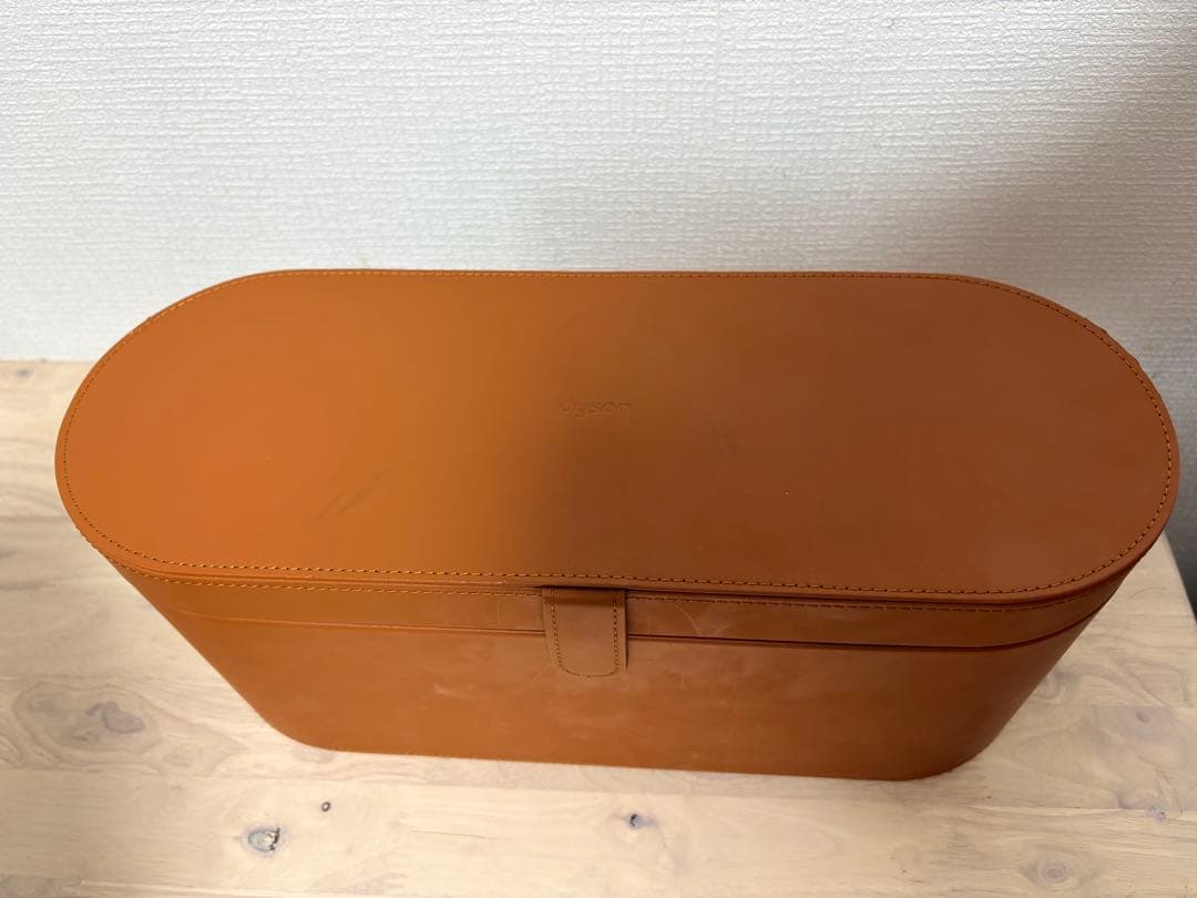 Dyson エアラップ　ドライヤー　HS01