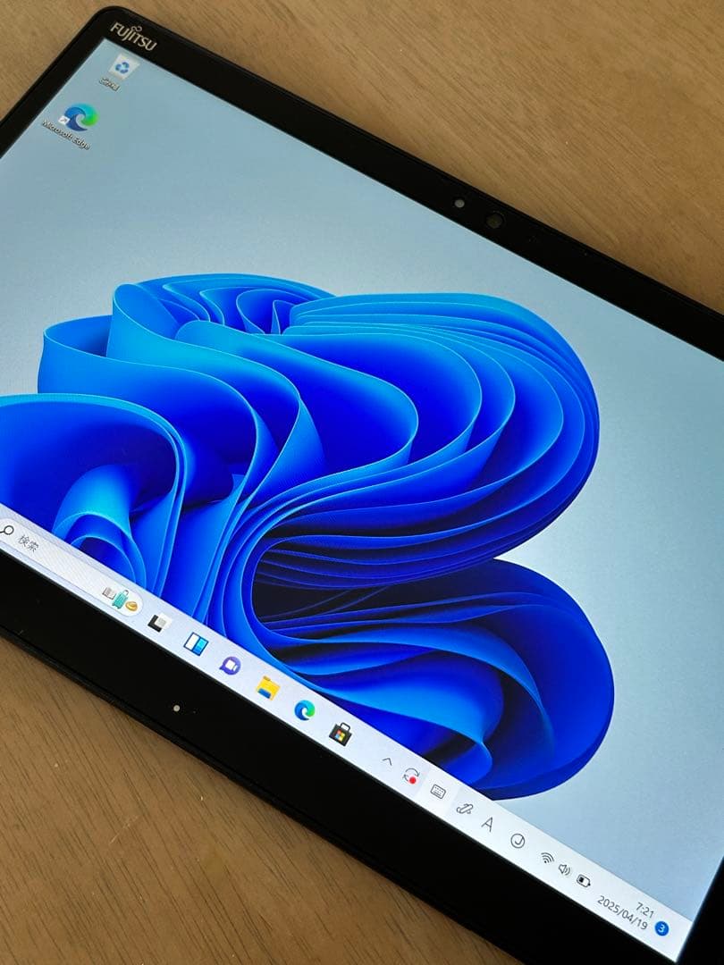 ARROWS Tab Q739/AB タッチパネル 8世代i5 SSD 富士通 タブレット