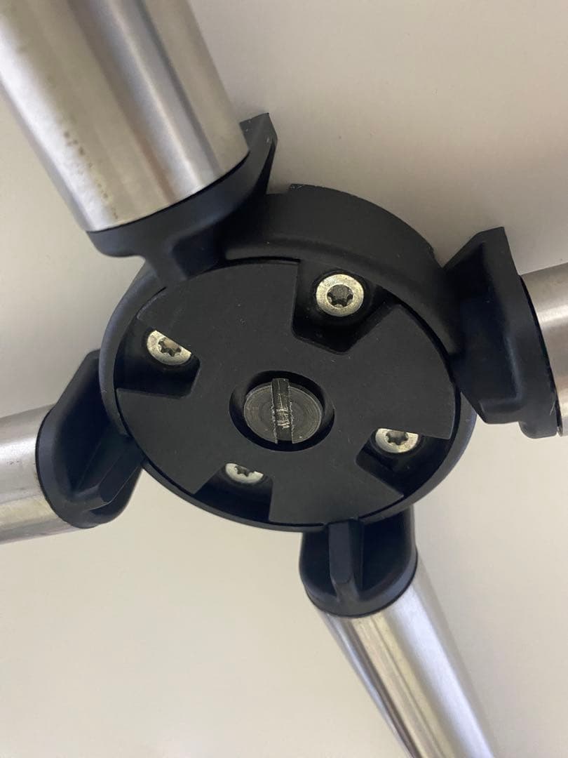 ダイニングテーブル Vitra Standards Tables