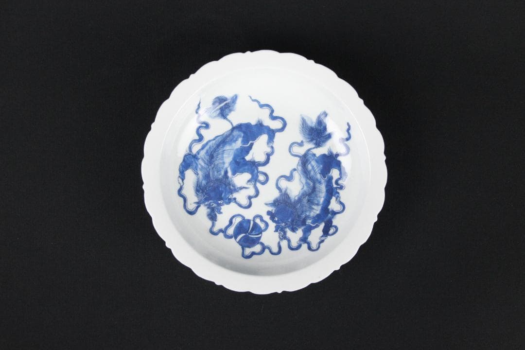 中国美術 青花獅子毬 成化年製 古染付皿 骨董磁器 蔵出