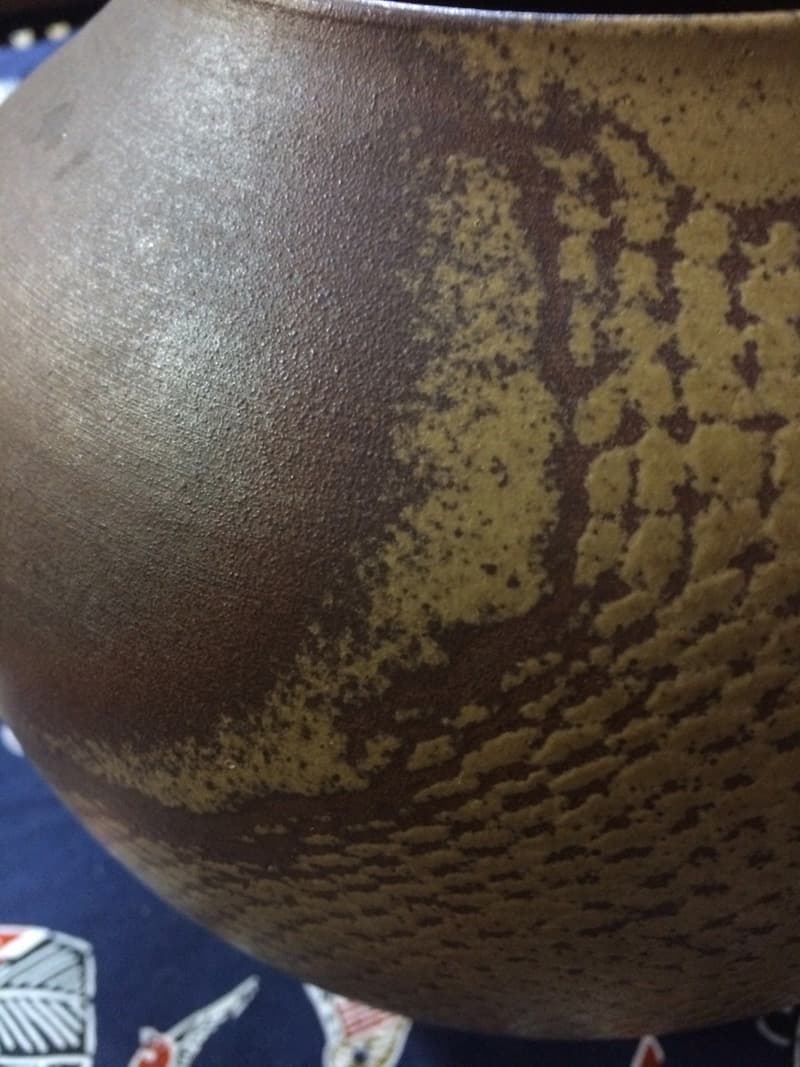 セール！・ 里見焼　花瓶　網紋様　石井豊 作　径；190　高；180mm