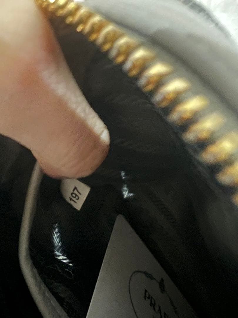 PRADA ギャザー入りショルダーバッグ グレー