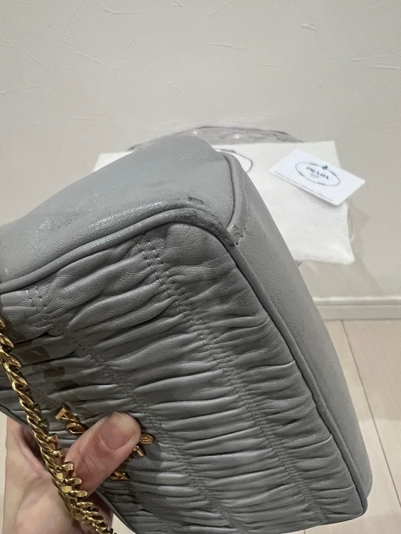 PRADA ギャザー入りショルダーバッグ グレー