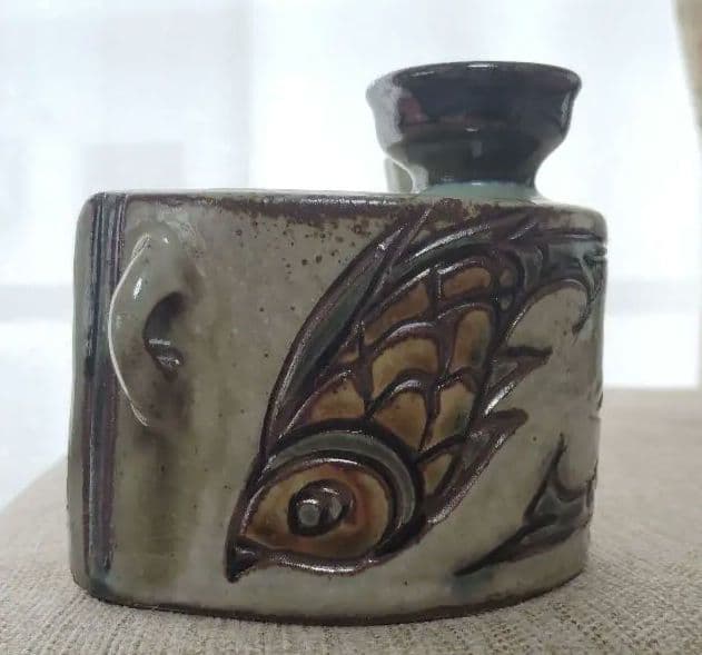 宮城須美子さん作　やちむん　壺屋焼　抱瓶