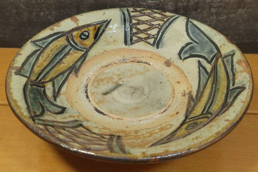 人間国宝 金城次郎 壷屋焼魚文皿 栞 共箱 美品 壺屋焼 やちむん