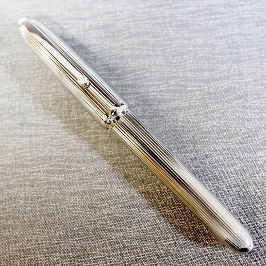 Cartier】万年筆 ルイ カルティエ プラチナフィニッシュ ゴドロン