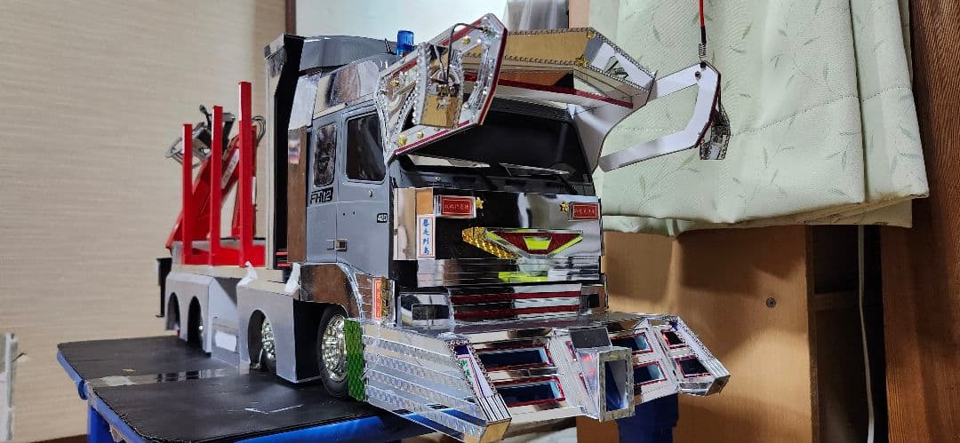 タミヤ1/14 トラック　デコトラ　自作バンパー追加します！makuです！