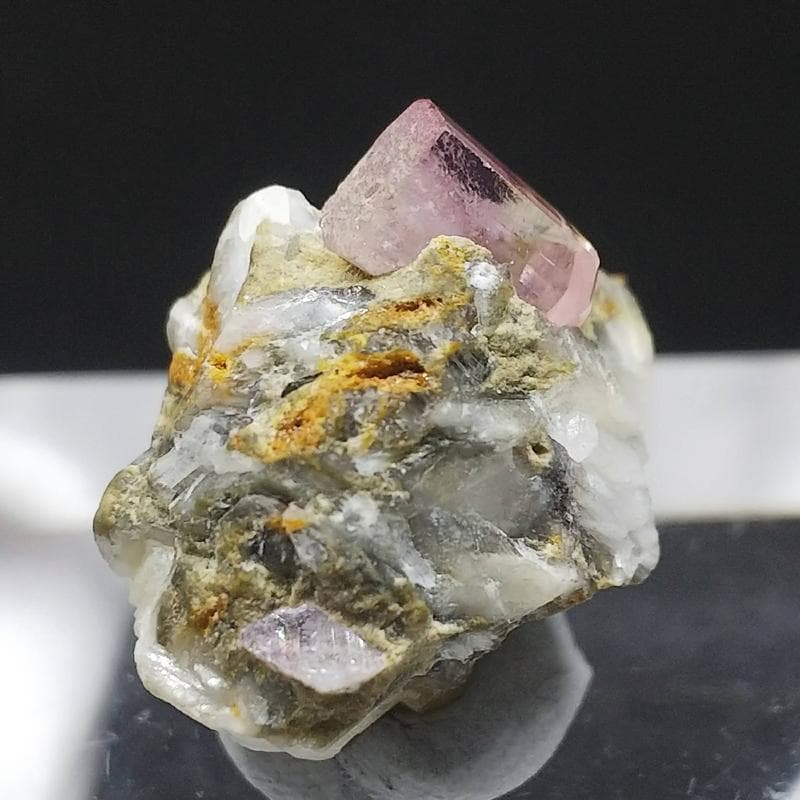 528 ピンクトパーズ トパーズ カトラン 結晶 母岩付 原石 - メルカリ