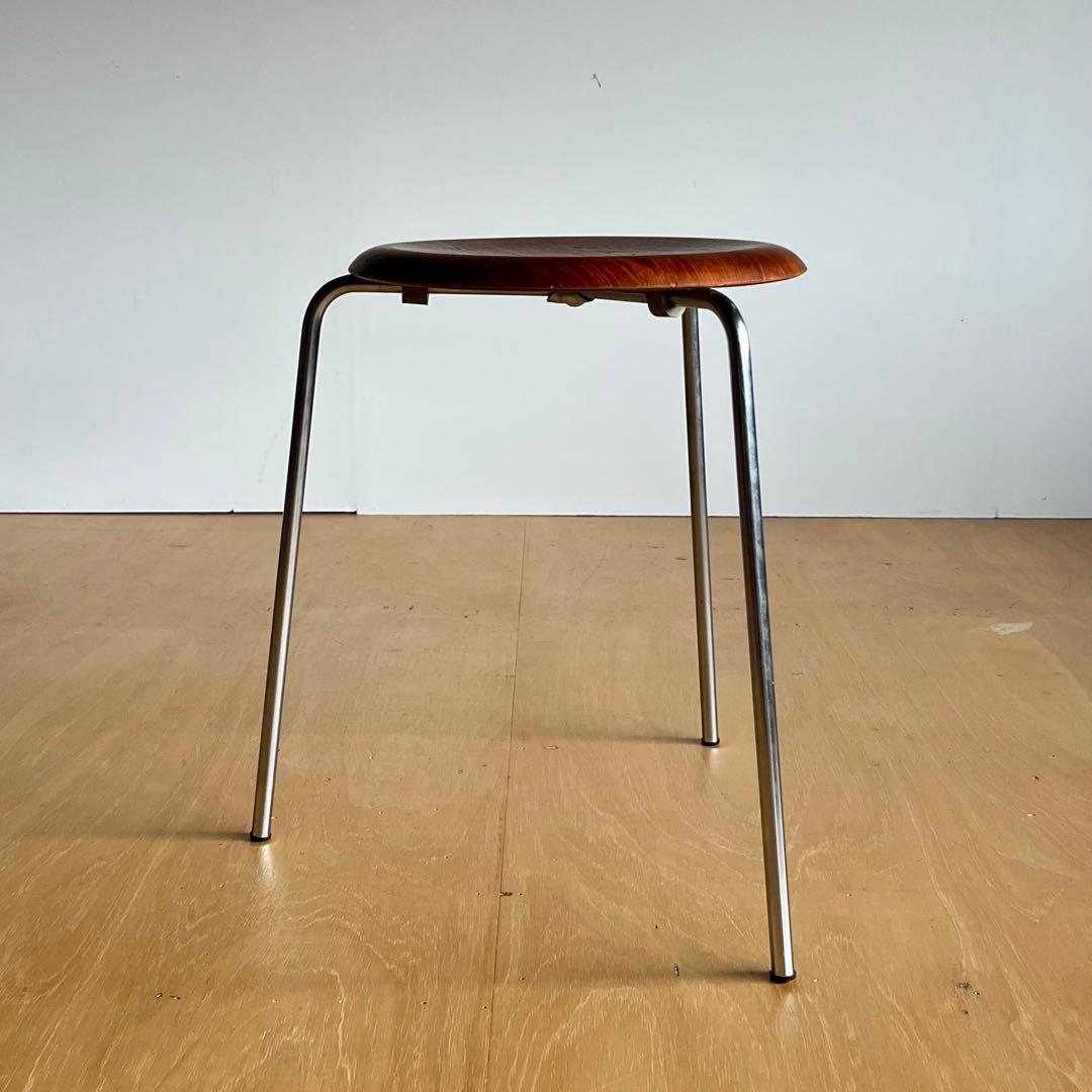 スツール Arne Jacobsen 3170 Teak FRITZ HANSEN