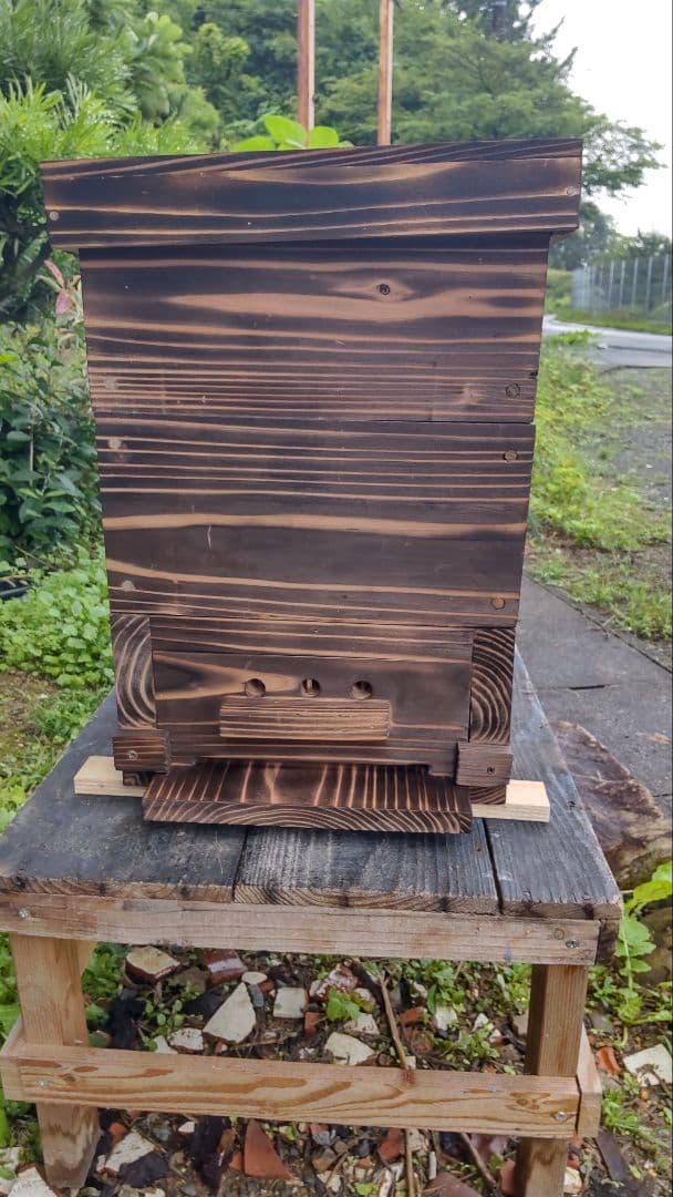 ニホンミツバチの重箱式巣箱製造販売 | やまみつや 日本みつばち巣箱