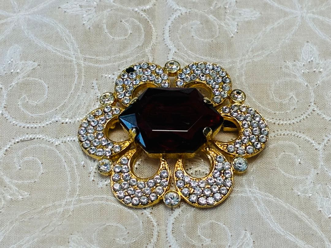 Dolce & Gabbana フラワーブローチ 石外れ有