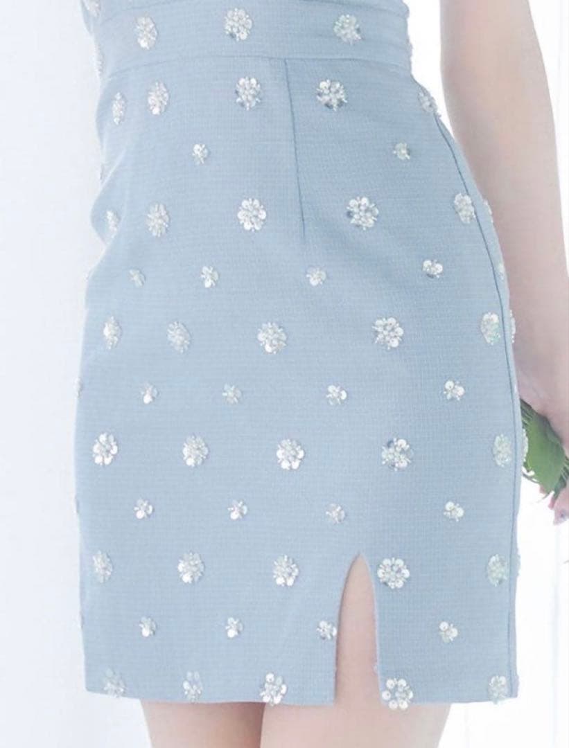 水色フラワー刺繍オフショルダードレス　フラワースパンコールドレス　Jewels