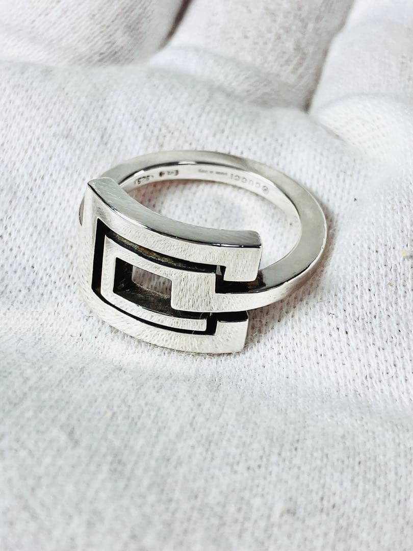 マリアンヌバトル ブローチ アナウィンター メットガラ