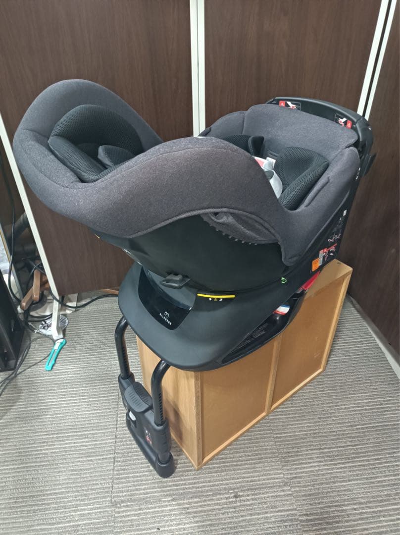 八6555] カーメイト AILEBEBE チャイルドシート ALB865