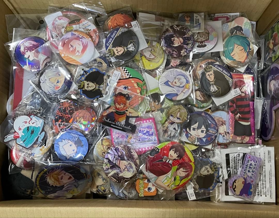 ノンジャンルまとめ売り 150点以上 缶バッジ ぬいぐるみ 紙類
