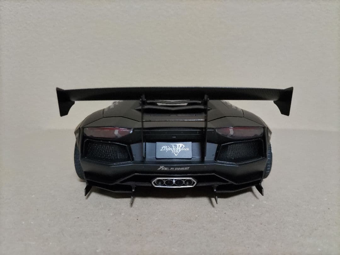オートアート　Lamborghini　AVENTADOR