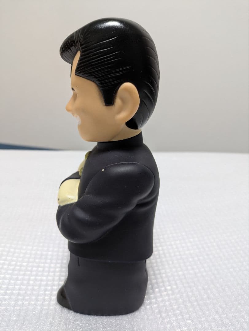稲*屋様 黒い制服のフィギュア
