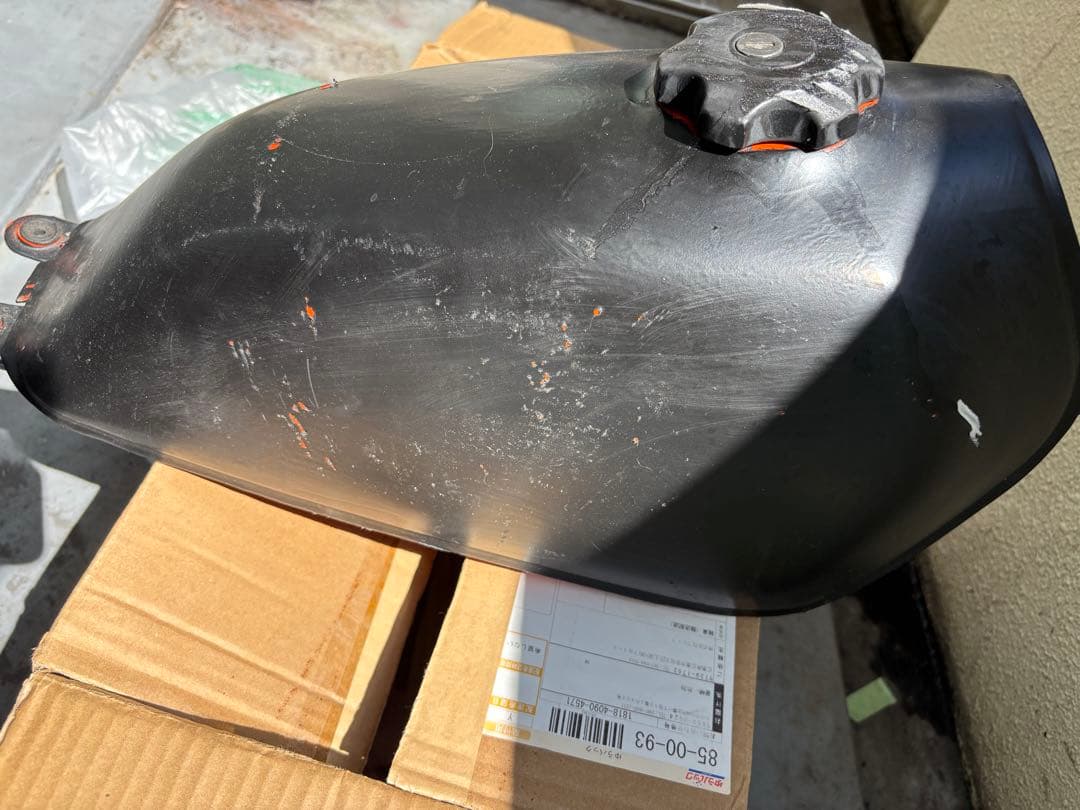 スズキグラストラッカービックボーイ純正タンクNJ47Aオレンジ色